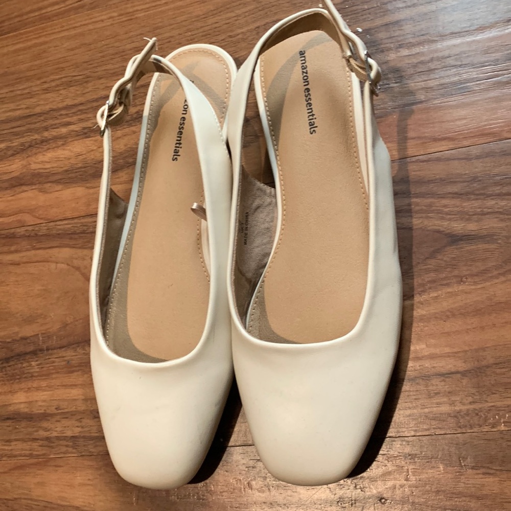 🪩3 for $25. Sling back nude flats